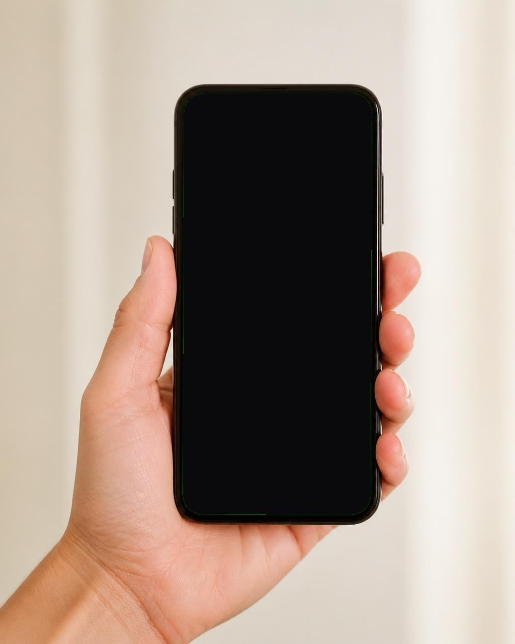 Telefoon in de hand met de digitale spaarkaart in de Wallet